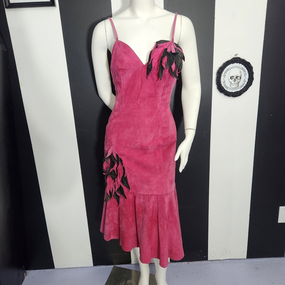 Wilsons Leather Pink Midi Dress with Black Accents - Picture 2 of 6